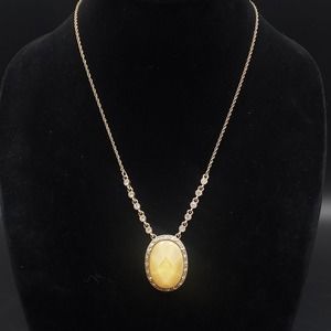 Avon White Opalesque Medallion Necklace Yellow Cabochon Gold Tone 2007 Costume